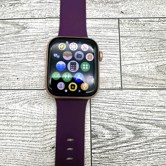 Apple Watch Series 6 (GPS, 44mm) Gold Aluminum Case w/Purple Band, incl. charger - Picture 13 of 16